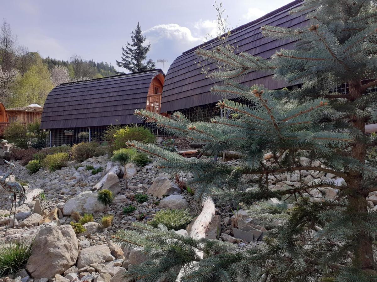Penzion V Hluboké a Department Glamp Vsetín Exterior foto